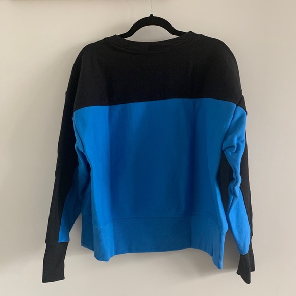 Northface Boxy Crewneck Sweater - Picture 2 of 3